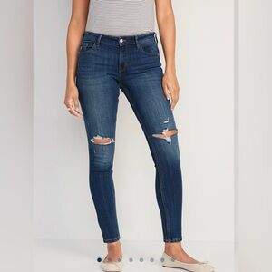 Old Navy Rock Star Super Skinny Ladies Denim Jean.  Unfinished Ankle Hem